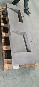 Раковина из бетона с щелевым сливом под заказ