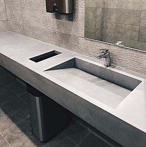 Раковина из бетона с щелевым сливом под заказ