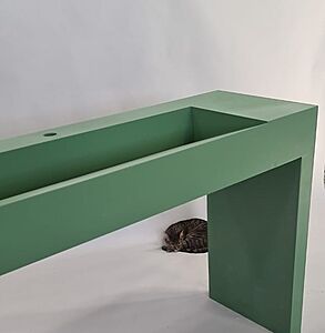 Стол с раковиной из бетона