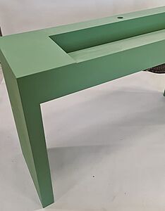 Стол с раковиной из бетона