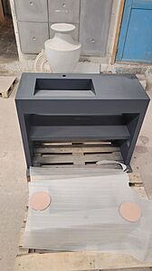 Стол с раковиной из бетона