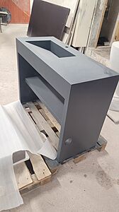 Стол с раковиной из бетона