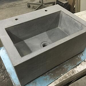 Раковина из стеклобетона с центральным сливом под заказ