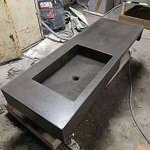 Раковина из стеклобетона с центральным сливом под заказ