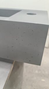 Раковина из бетона подвесная с боковым краном