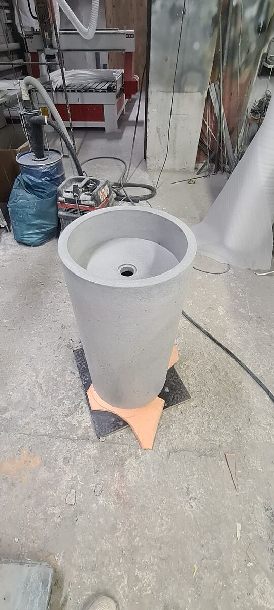 Напольная раковина Туба с краном